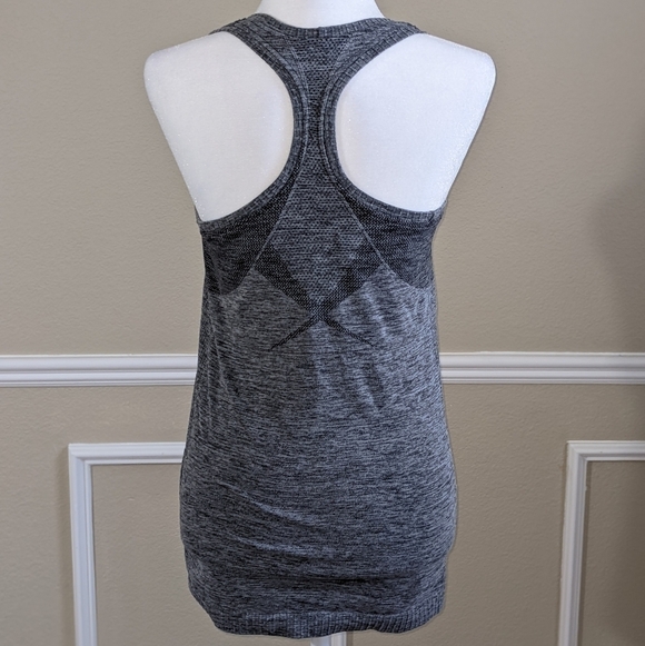 Grey Razorback Workout Tank Top w/ Built-in Bra by New Balance - Picture 2 of 3